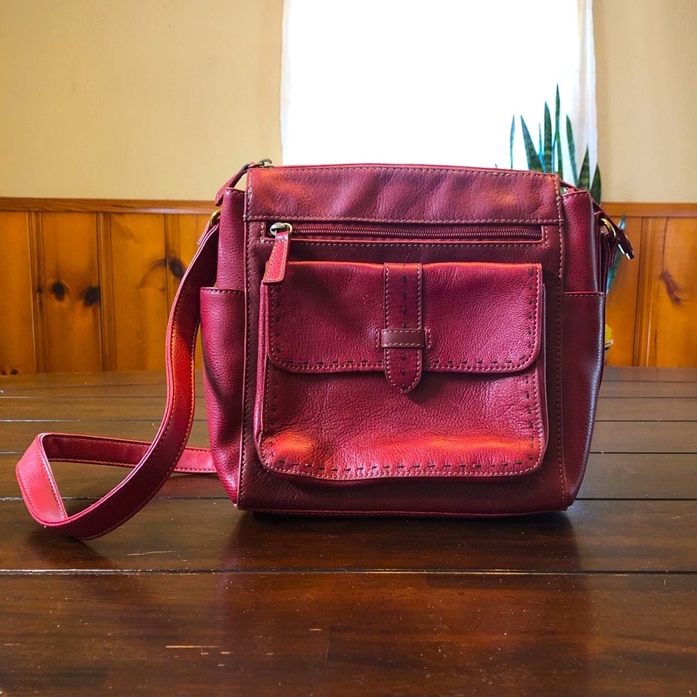 Relic red leather multi-pocket purse